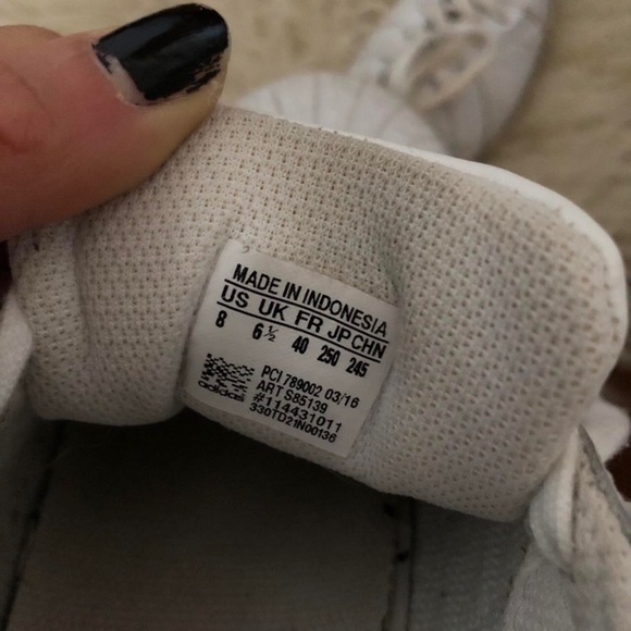 Adidas Superstar Sneakers in White! - Picture 3 of 3